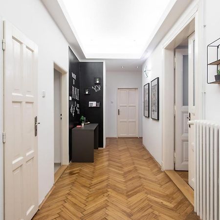 Spacious Apartments Near The River Прага Экстерьер фото