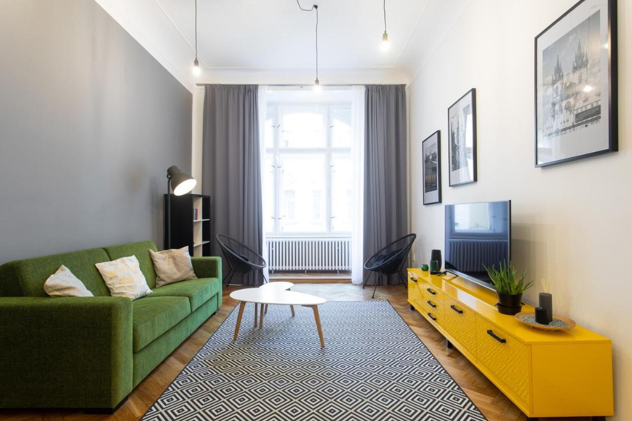 Spacious Apartments Near The River Прага Экстерьер фото