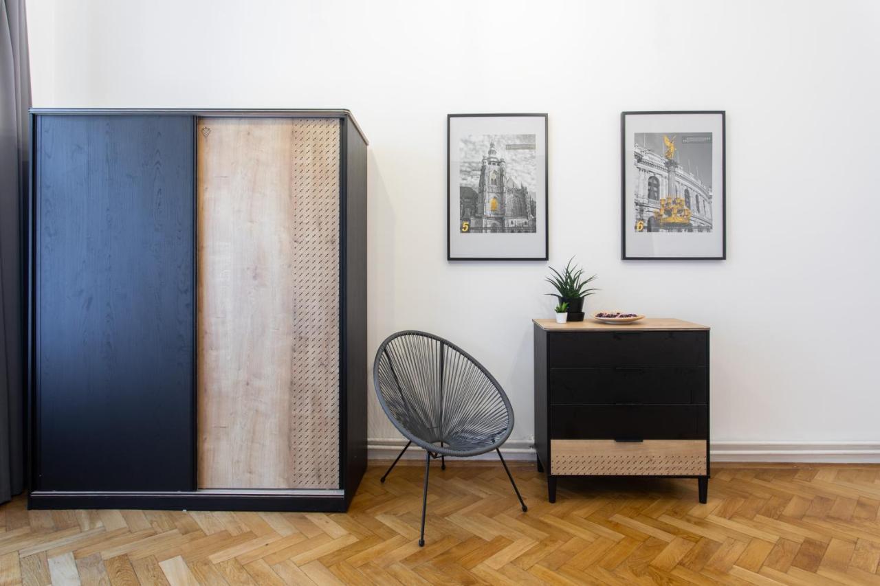 Spacious Apartments Near The River Прага Экстерьер фото