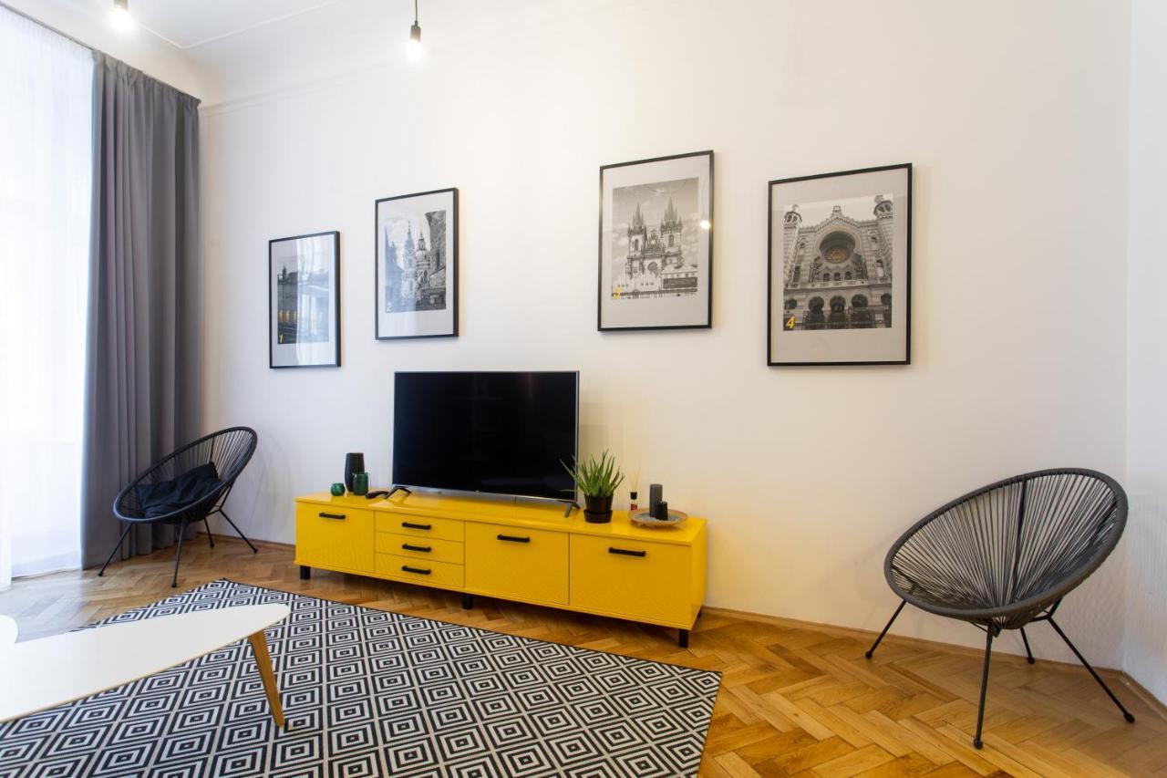 Spacious Apartments Near The River Прага Экстерьер фото
