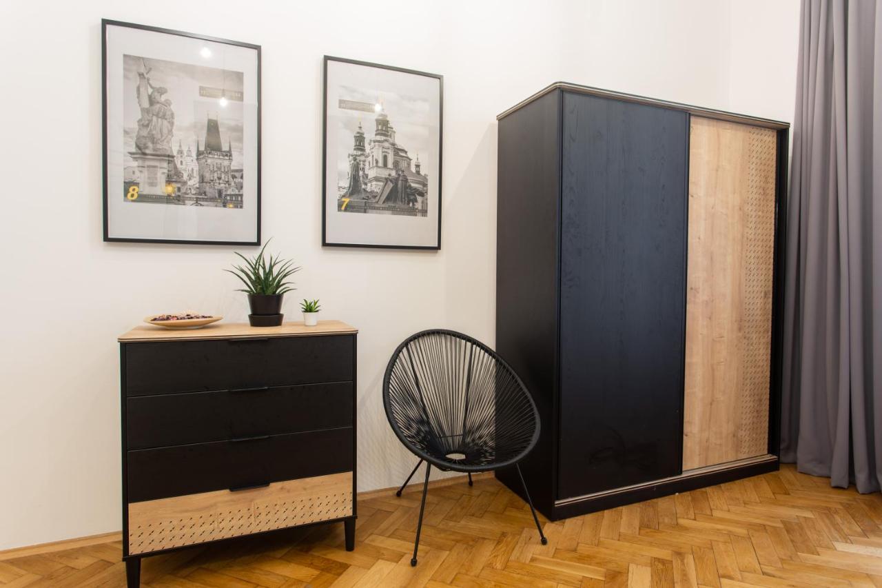 Spacious Apartments Near The River Прага Экстерьер фото